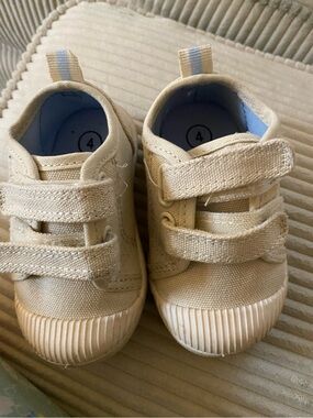 Cat & Jack Size 4
